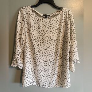 Banana Republic Black and Ivory Geometric Short sleeve Blouse size small
